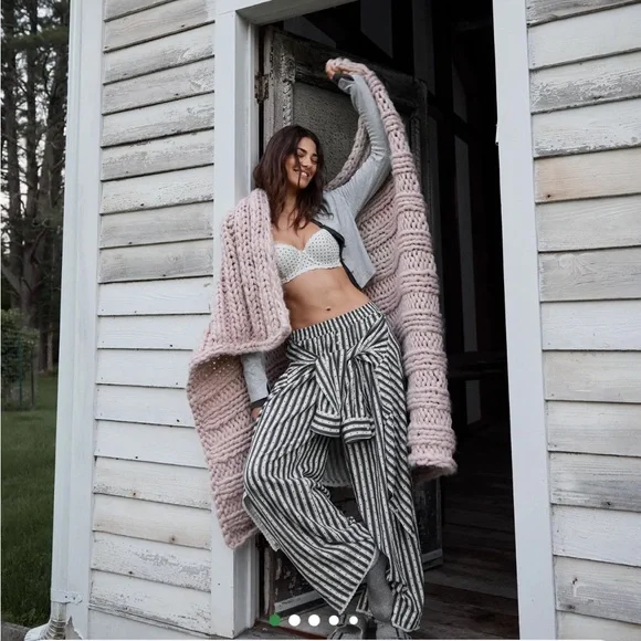 Aerie Street Flannel Trouser PJ top size M - Picture 2 of 4